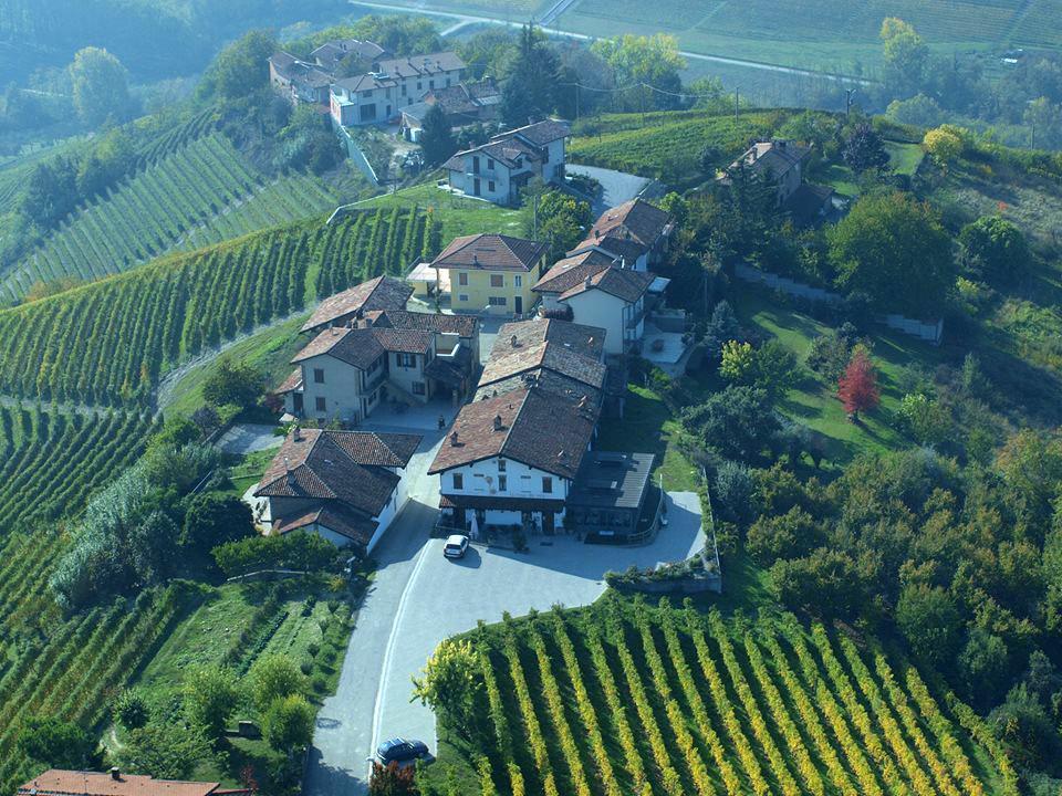 La Rosa Dei Vini Bed & Breakfast Serralunga d'Alba Dış mekan fotoğraf